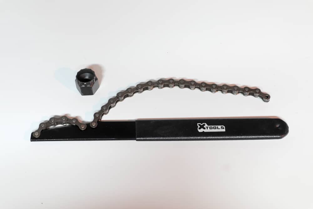 Chain whip and cassette tool